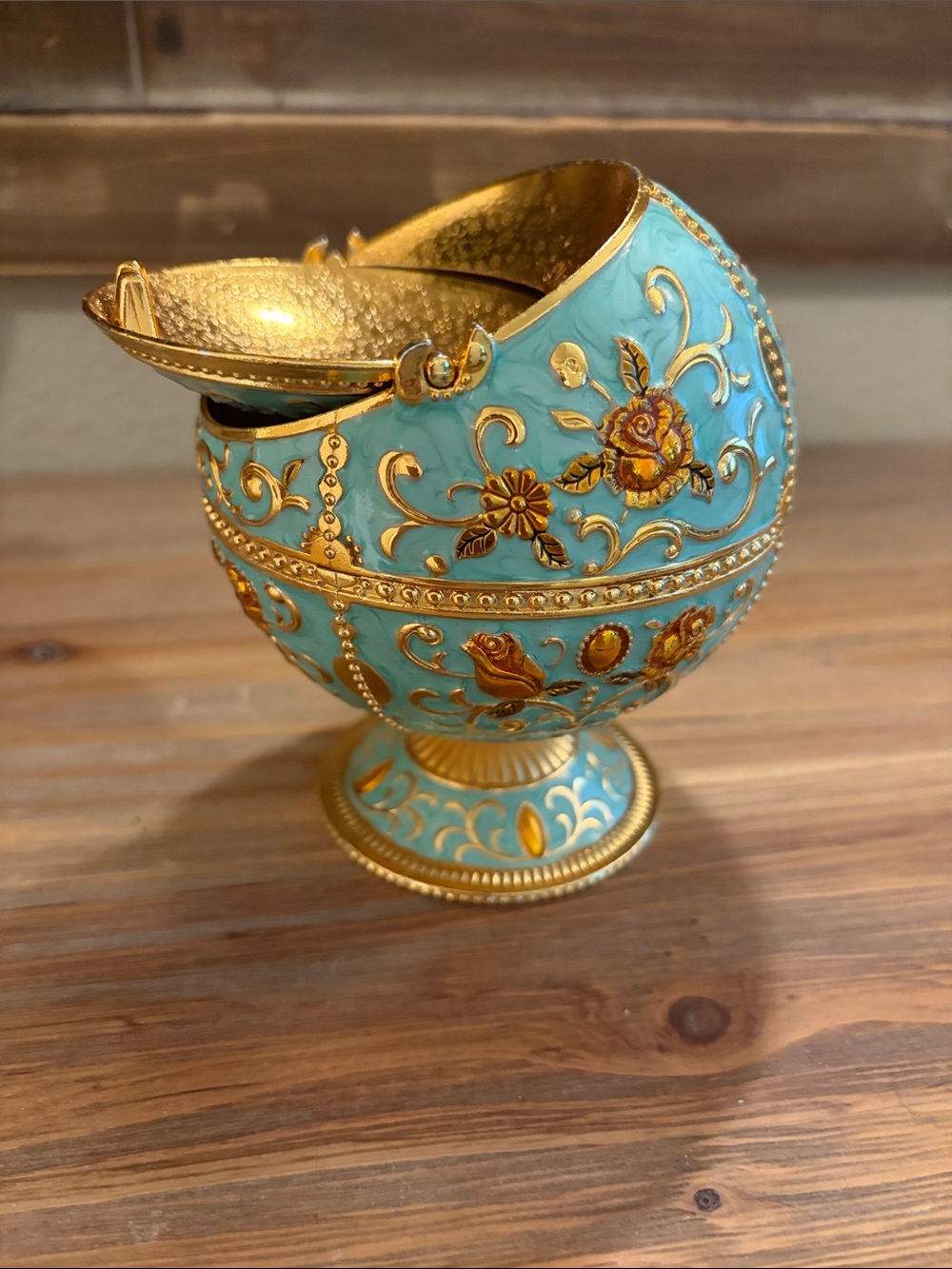 TXX Windproof Metal Ashtray/Trinket Box